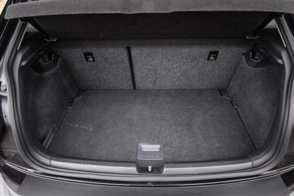Volkswagen Polo 1.0 TSI Highline R-LINE / CARPLAY / NAVI / ZWART / 5 DEURS