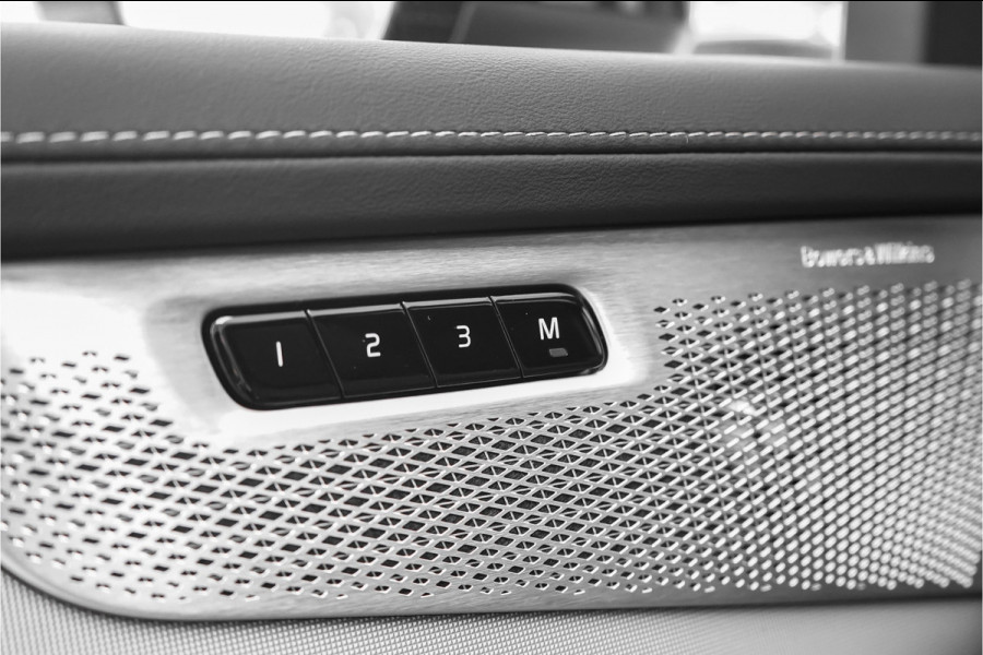 Volvo XC90 HEICO 2.0 T8 Plug-in AWD Ultra Black 7p Model 2027 B&W Pano Massage Stoelventilatie Trekhaak