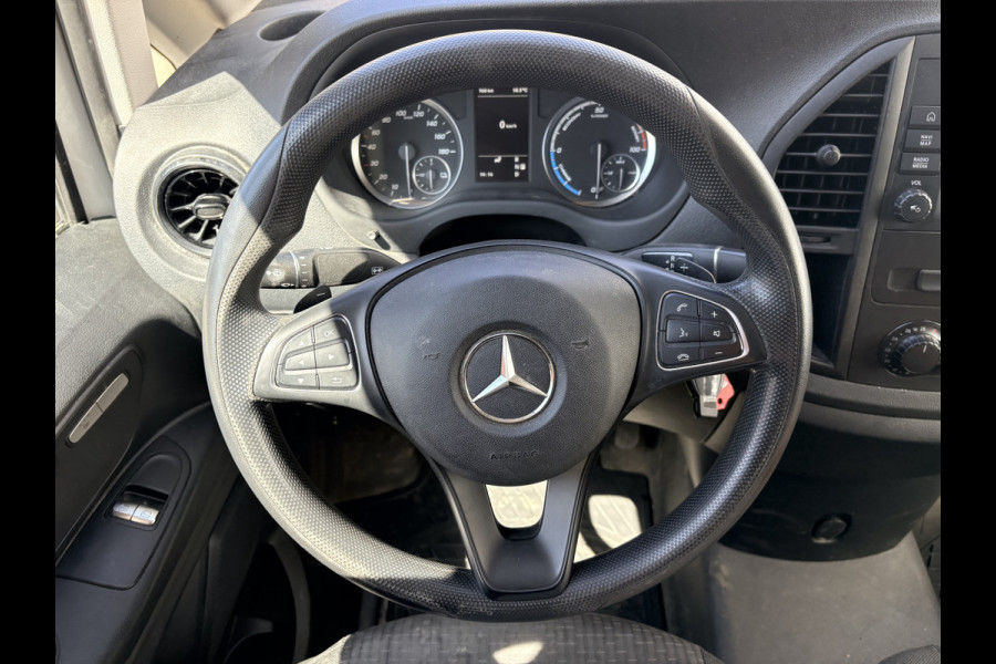 Mercedes-Benz eVito 112 66kWh L2 Elektrisch 95.8% (SOH) 280-WLTP 80kw Snelladen Climate Control Cruise Control Camera Stoelverwarming Parkeersensoren