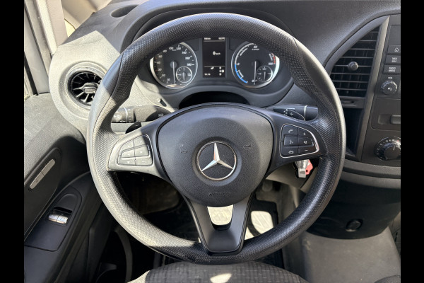 Mercedes-Benz eVito 112 66kWh L2 Elektrisch 95.8% (SOH) 280-WLTP 80kw Snelladen Climate Control Cruise Control Camera Stoelverwarming Parkeersensoren
