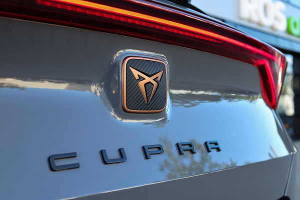 CUPRA Formentor 1.4 e-Hybrid VZ Performance | BTW | MEMORY | STOEL&STUURVERW | ELEK TREKHAAK | SPORTSTOELEN | KEYLESS | ACC |