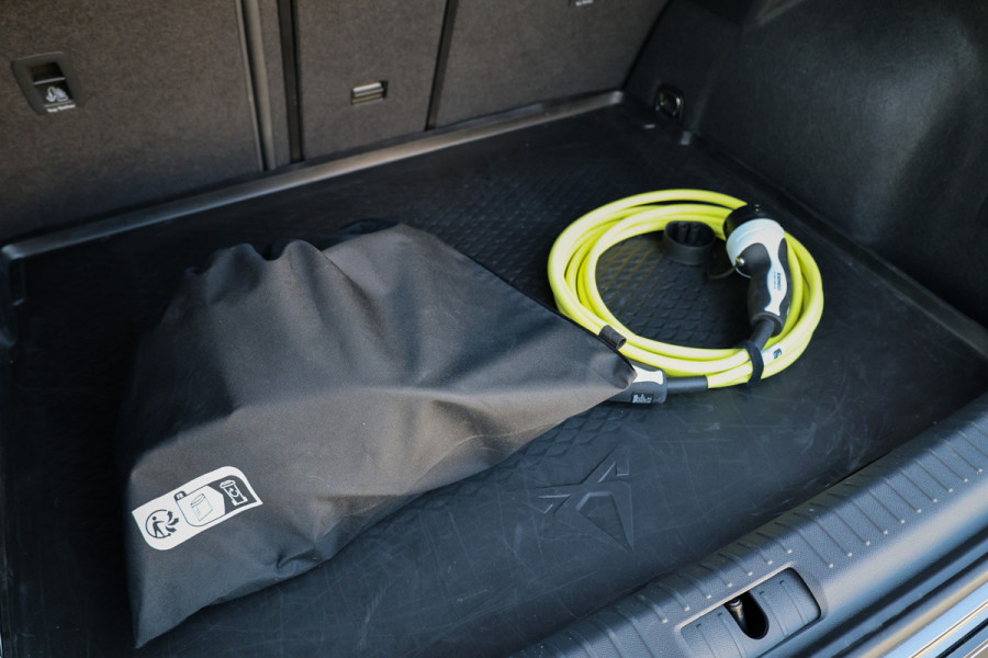 CUPRA Formentor 1.4 e-Hybrid VZ Performance | BTW | MEMORY | STOEL&STUURVERW | ELEK TREKHAAK | SPORTSTOELEN | KEYLESS | ACC |