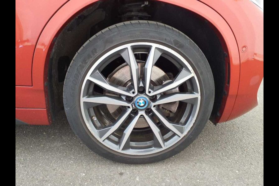 BMW X2 xDrive25e M-Sport | Pano | HUD | Sunset orange | 19 inch | Camera