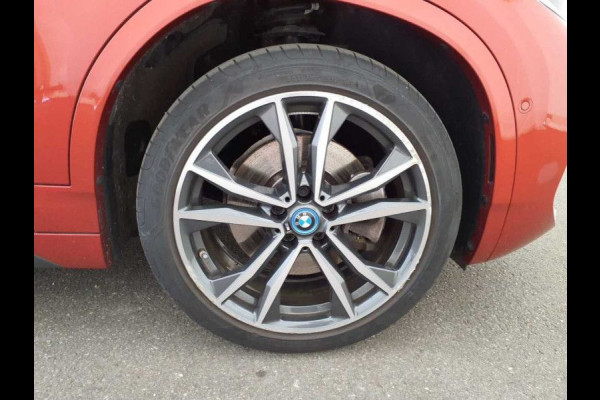 BMW X2 xDrive25e M-Sport | Pano | HUD | Sunset orange | 19 inch | Camera