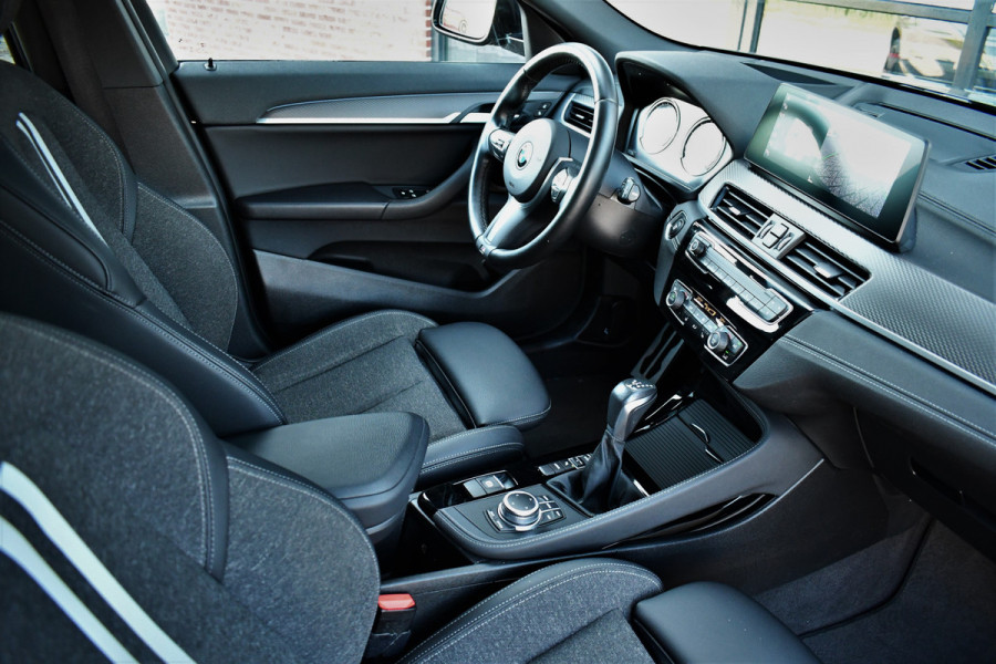 BMW X2 xDrive25e M-Sport | Pano | HUD | Sunset orange | 19 inch | Camera