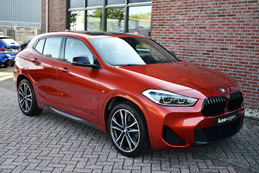 BMW X2 xDrive25e M-Sport | Pano | HUD | Sunset orange | 19 inch | Camera