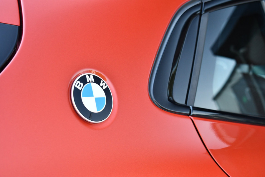 BMW X2 xDrive25e M-Sport | Pano | HUD | Sunset orange | 19 inch | Camera