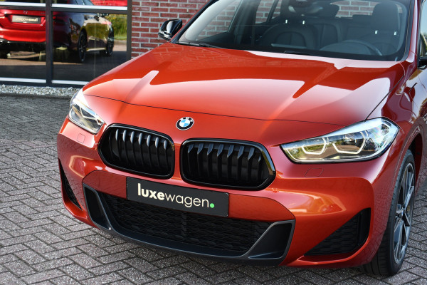 BMW X2 xDrive25e M-Sport | Pano | HUD | Sunset orange | 19 inch | Camera