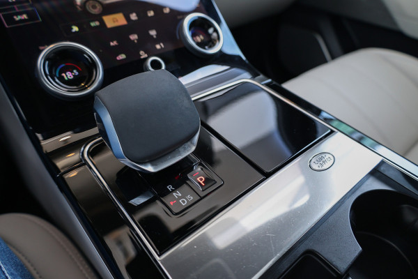 Land Rover Range Rover Velar 2.0 P400e SE | BTW | PANO | MERIDIAN 3D SURROUND | HUD | MEMORY | KEYLESS | CAMERA |