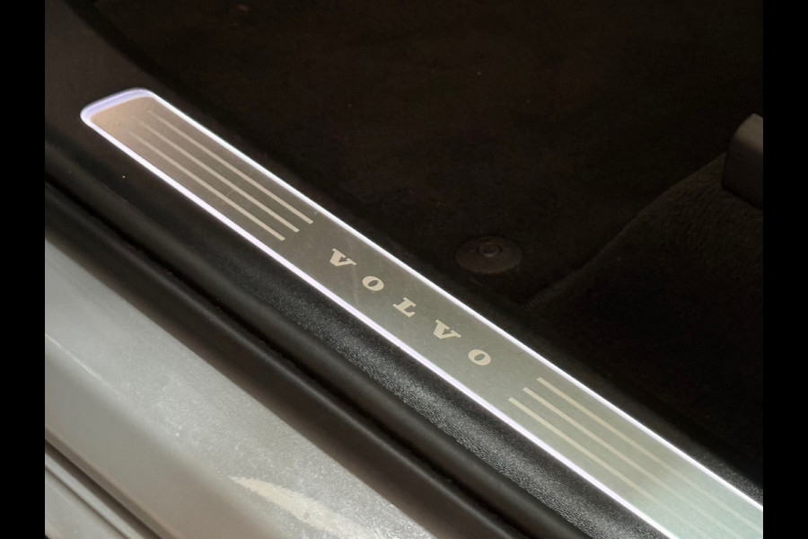 Volvo XC90 2.0 T8 Plug-in hybrid AWD Plus Dark | MY2026 | Luchtvering | Pano | H/K | Driver Assitance | Matrix Led | WinterPack