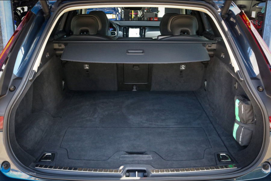 Volvo V90 Volvo V90 T8 Recharge AWD Ultimate Dark | SOH 98% | 455 PK | Pano | Long Range | Harman Kardon | HUD | Trekhaak
