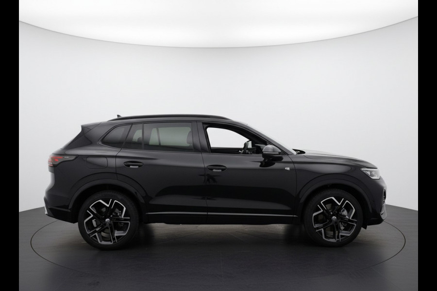 Volkswagen Tiguan 1.5 eHybrid 272PK DSG R-LINE SPORT LEDER/HARMAN-KARDON/PANORAMADAK