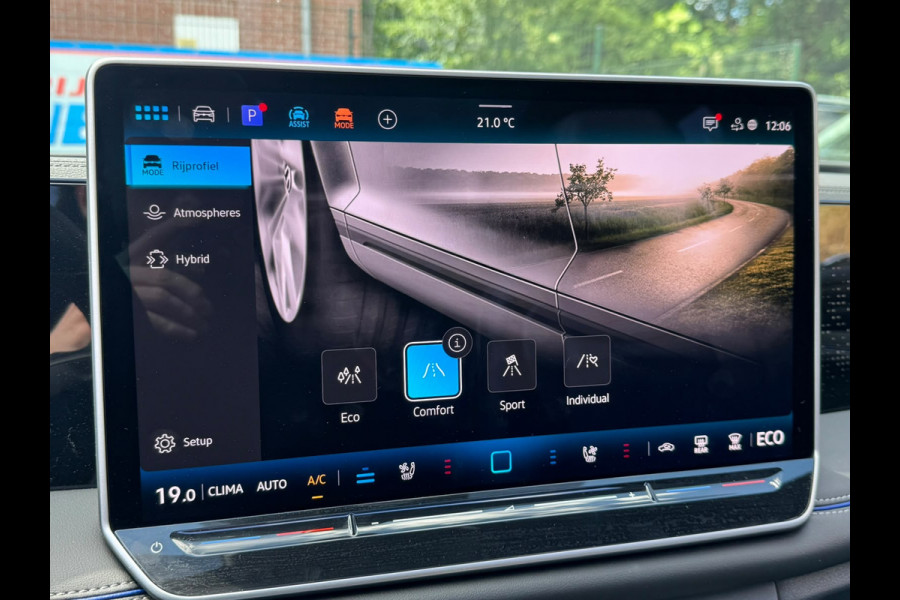 Volkswagen Tiguan 1.5 eHybrid 272PK DSG R-LINE SPORT LEDER/HARMAN-KARDON/PANORAMADAK