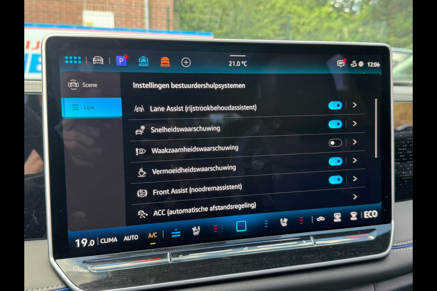 Volkswagen Tiguan 1.5 eHybrid 272PK DSG R-LINE SPORT LEDER/HARMAN-KARDON/PANORAMADAK