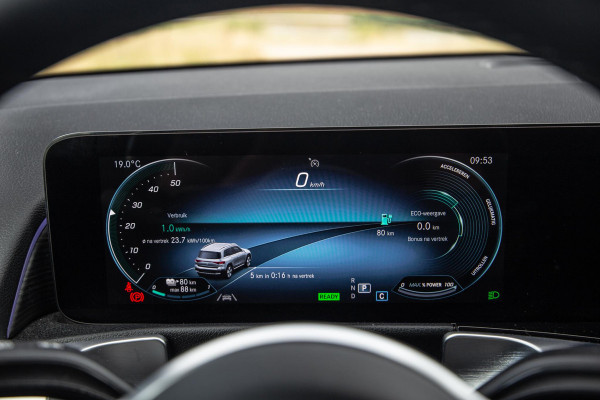 Mercedes-Benz EQB 300 4MATIC Luxury Line CARPLAY / CAMERA / SFEERVERLICHTING / LEER / STOELVERWARMING