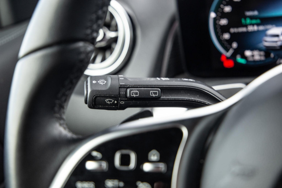 Mercedes-Benz EQB 300 4MATIC Luxury Line CARPLAY / CAMERA / SFEERVERLICHTING / LEER / STOELVERWARMING