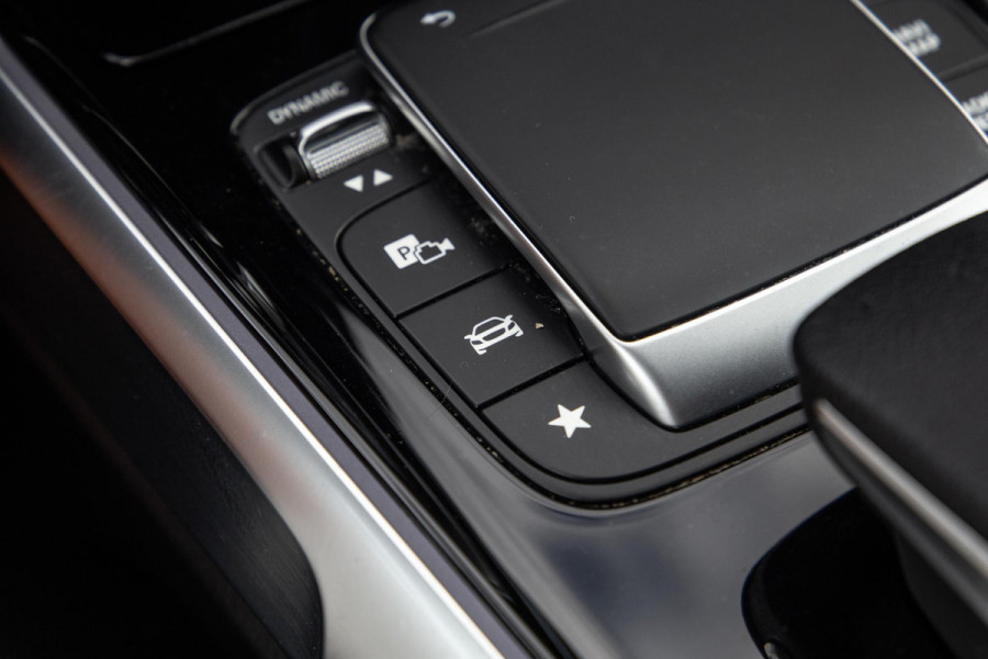 Mercedes-Benz EQB 300 4MATIC Luxury Line CARPLAY / CAMERA / SFEERVERLICHTING / LEER / STOELVERWARMING