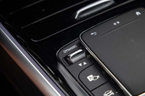 Mercedes-Benz EQB 300 4MATIC Luxury Line CARPLAY / CAMERA / SFEERVERLICHTING / LEER / STOELVERWARMING