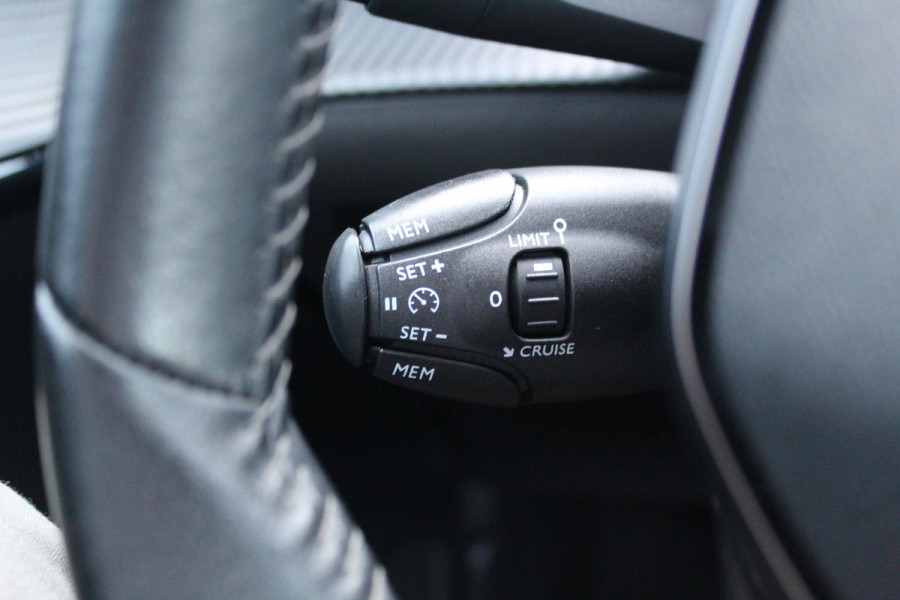 Peugeot 208 1.2 Turbo 101PK Allure Pack Airco, Pdc, Lichtmetalen Velgen, Cruise Controle, Led Verlichting,