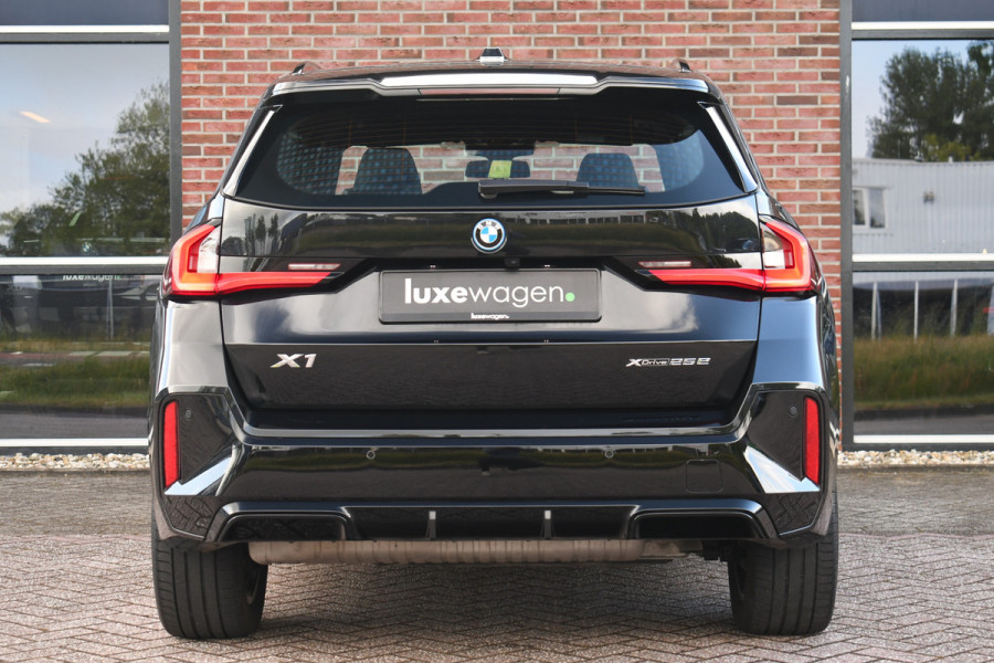 BMW X1 xDrive25e M-Sport Premium ACC-voorbereiding 18inch Camera AC-Snelladen