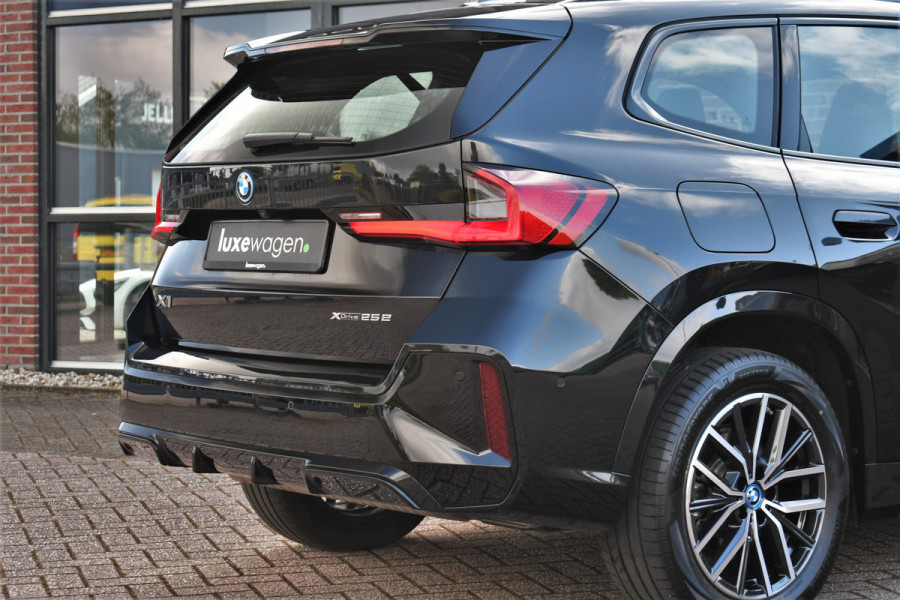 BMW X1 xDrive25e M-Sport Premium ACC-voorbereiding 18inch Camera AC-Snelladen