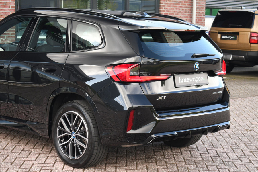 BMW X1 xDrive25e M-Sport Premium ACC-voorbereiding 18inch Camera AC-Snelladen