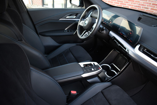 BMW X1 xDrive25e M-Sport Premium ACC-voorbereiding 18inch Camera AC-Snelladen