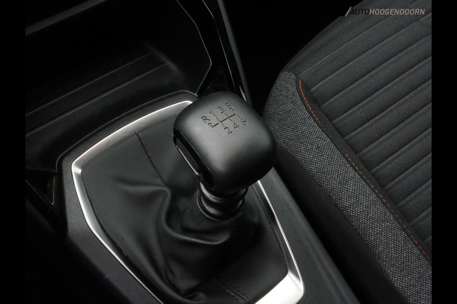 Peugeot 2008 1.2 PureTech Allure (APPLE CARPLAY,LED VERLICHTING,CLIMATE,CRUISE,SPORTSTOELEN,LM-VELGEN,TOPCONDITIE)