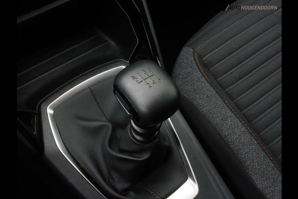 Peugeot 2008 1.2 PureTech Allure (APPLE CARPLAY,LED VERLICHTING,CLIMATE,CRUISE,SPORTSTOELEN,LM-VELGEN,TOPCONDITIE)