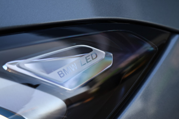 BMW 3-serie 330e M-SPORT | BTW |  ACC | MEMORY | HUD | LED | KEYLESS | 360 |