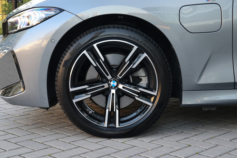 BMW 3-serie 330e M-SPORT | BTW |  ACC | MEMORY | HUD | LED | KEYLESS | 360 |