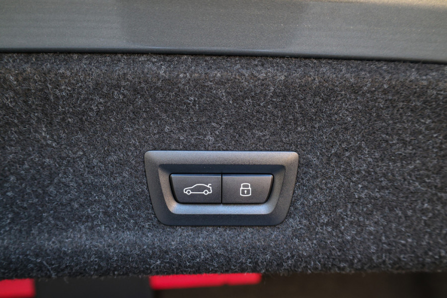 BMW 3-serie 330e M-SPORT | BTW |  ACC | MEMORY | HUD | LED | KEYLESS | 360 |