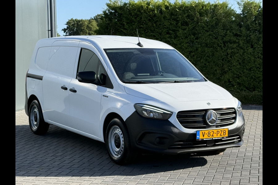 Mercedes-Benz eCitan 112 Pro L2H1 / 51 kWh / 2.469 KM / ** RIJKLAAR ** / LED HIGH PERFORMANCE KOPLAMPEN / CAMERA / ECC / TREKHAAK / STOELVERW