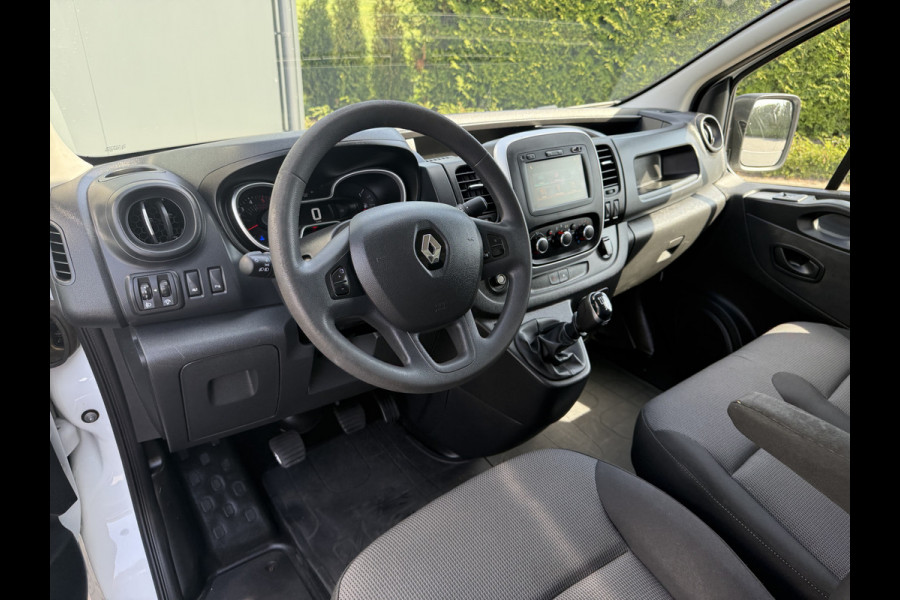 Renault Trafic 2.0 dCi 120 PK / L2H1 / 1e EIG. / TREKHAAK / IMPERIAAL / 3-ZITS / AIRCO / CRUISE / NAVI / LED