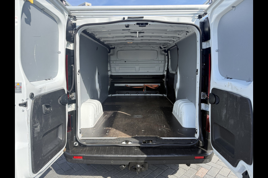 Renault Trafic 2.0 dCi 120 PK / L2H1 / 1e EIG. / TREKHAAK / IMPERIAAL / 3-ZITS / AIRCO / CRUISE / NAVI / LED