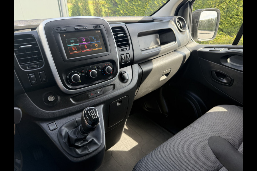 Renault Trafic 2.0 dCi 120 PK / L2H1 / 1e EIG. / TREKHAAK / IMPERIAAL / 3-ZITS / AIRCO / CRUISE / NAVI / LED