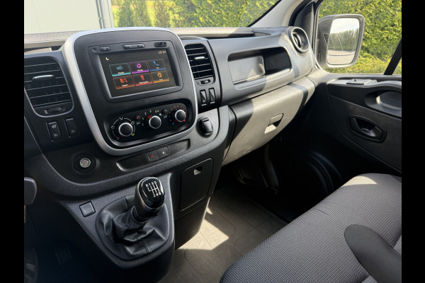 Renault Trafic 2.0 dCi 120 PK / L2H1 / 1e EIG. / TREKHAAK / IMPERIAAL / 3-ZITS / AIRCO / CRUISE / NAVI / LED