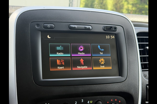 Renault Trafic 2.0 dCi 120 PK / L2H1 / 1e EIG. / TREKHAAK / IMPERIAAL / 3-ZITS / AIRCO / CRUISE / NAVI / LED