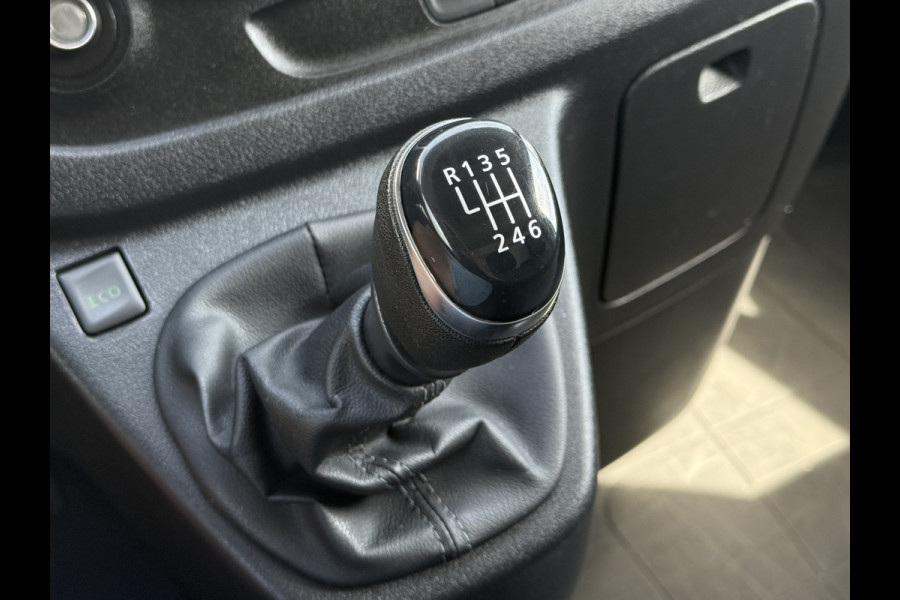 Renault Trafic 2.0 dCi 120 PK / L2H1 / 1e EIG. / TREKHAAK / IMPERIAAL / 3-ZITS / AIRCO / CRUISE / NAVI / LED