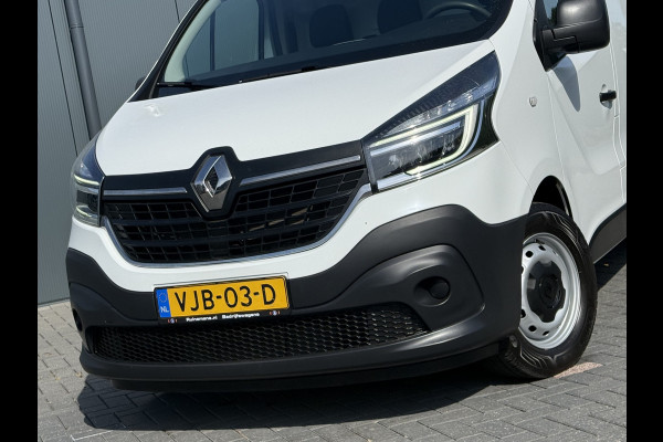Renault Trafic 2.0 dCi 120 PK / L2H1 / 1e EIG. / TREKHAAK / IMPERIAAL / 3-ZITS / AIRCO / CRUISE / NAVI / LED