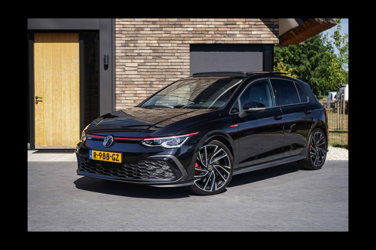 Volkswagen Golf 8 GTI Pano/HarmannKardon/Memory/Stoelventilatie/Camera/IQlight