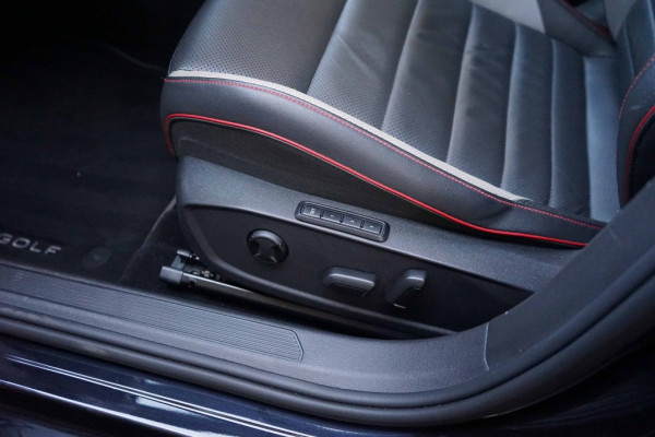 Volkswagen Golf 8 GTI Pano/HarmannKardon/Memory/Stoelventilatie/Camera/IQlight