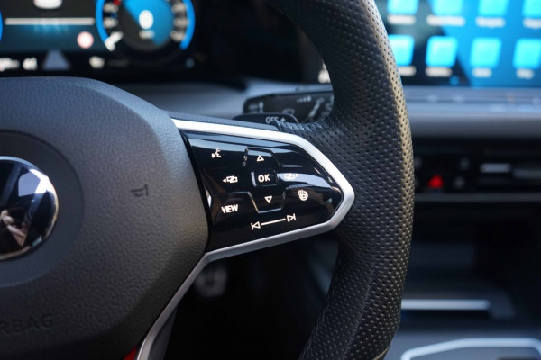 Volkswagen Golf 8 GTI Pano/HarmannKardon/Memory/Stoelventilatie/Camera/IQlight