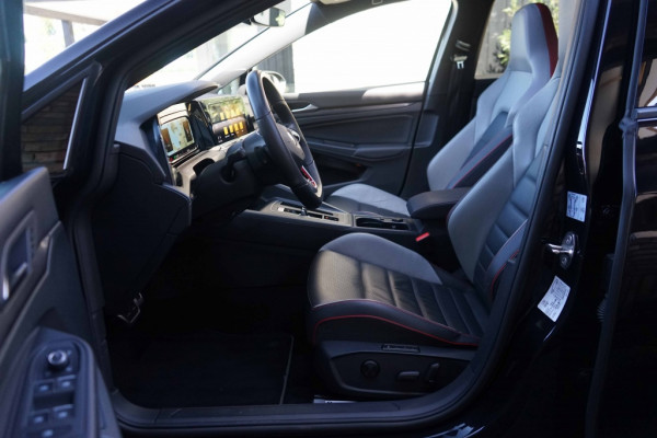 Volkswagen Golf 8 GTI Pano/HarmannKardon/Memory/Stoelventilatie/Camera/IQlight