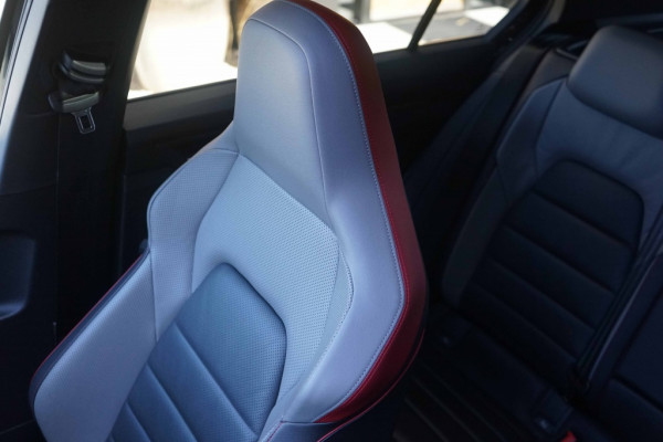 Volkswagen Golf 8 GTI Pano/HarmannKardon/Memory/Stoelventilatie/Camera/IQlight