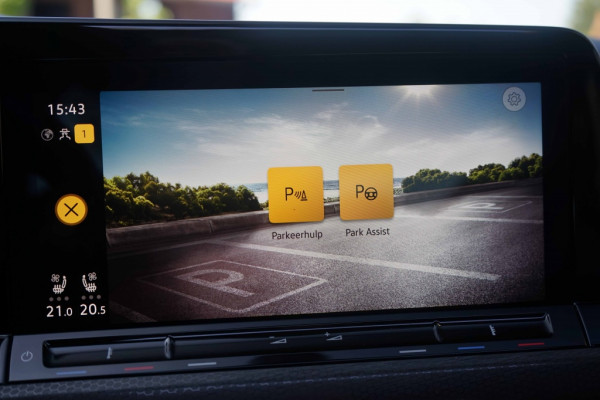 Volkswagen Golf 8 GTI Pano/HarmannKardon/Memory/Stoelventilatie/Camera/IQlight