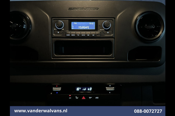 Mercedes-Benz Sprinter 211 CDI L2H2 Euro6 Airco | Camera | Trekhaak Bijrijdersbank