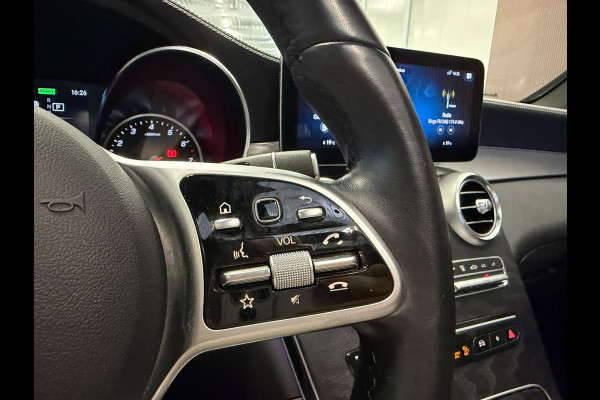 Mercedes-Benz GLC Coupé 300e 4MATIC Premium Plus | Panoramadak | Stuurverwarming | Stoelverwarming | Head-Up Display | Massage | Memory Seats | Luchtvering | Keyless | 360 Camera | Leer | Ambiance Verlichting | Trekhaak | Apple Carplay | Na