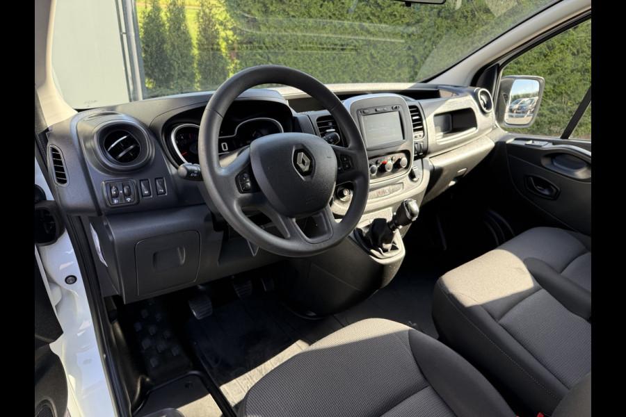 Renault Trafic 2.0 dCi 120 PK / L1H1 / 1e EIG. / 2x SCHUIFDEUR / IMPERIAAL / TREKHAAK / LED / CRUISE / 3-ZITS