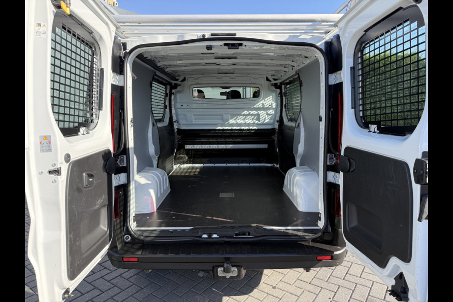 Renault Trafic 2.0 dCi 120 PK / L1H1 / 1e EIG. / 2x SCHUIFDEUR / IMPERIAAL / TREKHAAK / LED / CRUISE / 3-ZITS